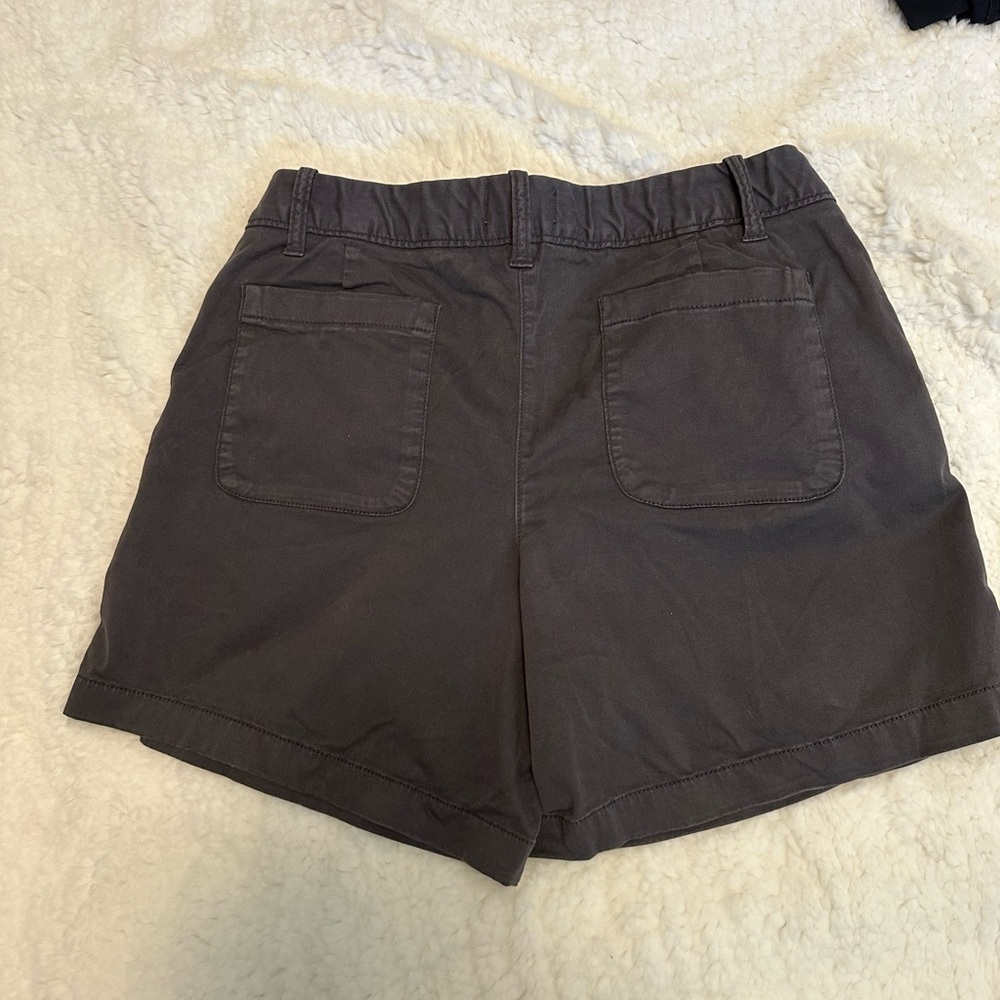 Caslon Polished Twill Shorts Size 12 Dark Gray Stretch Cotton - Picture 3 of 6